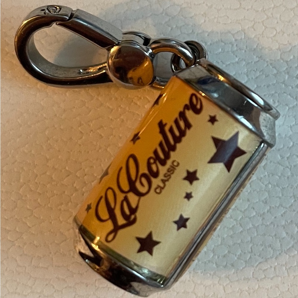 Juicy Couture La Couture Classic Soda
Can Charm